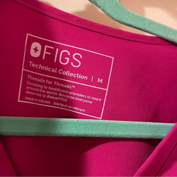 FIGS - Raspberry Sorbet Set with Blue Drawstring - Picture 2 of 5